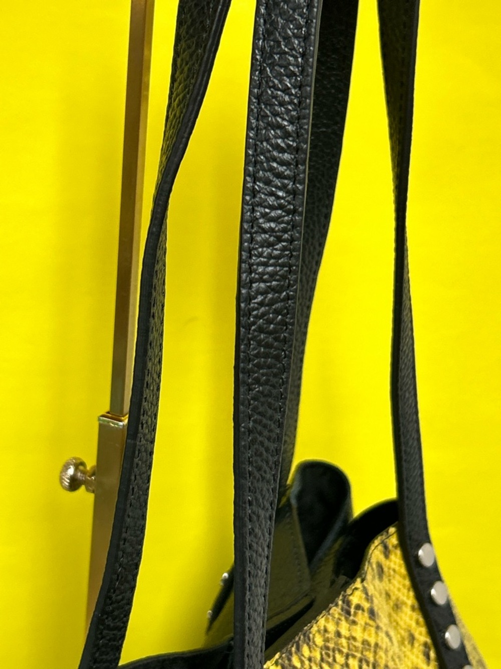 Borse in Pelle 2fer Yellow Snake-Print Tote Bag w/Travel Pouch Approx. 20x11 x 7 - Picture 9 of 17